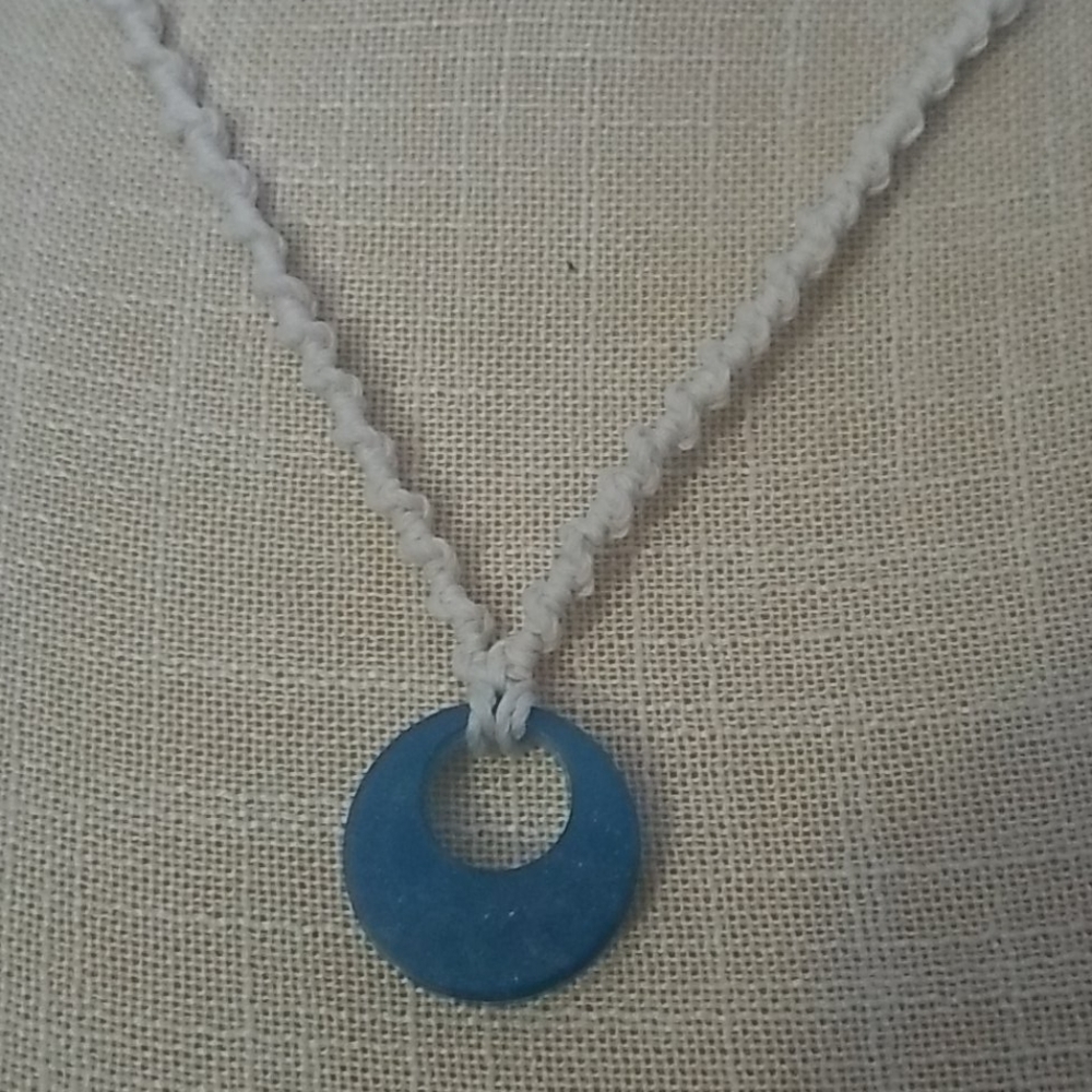 🎉 3 for $20 Blue and white necklace